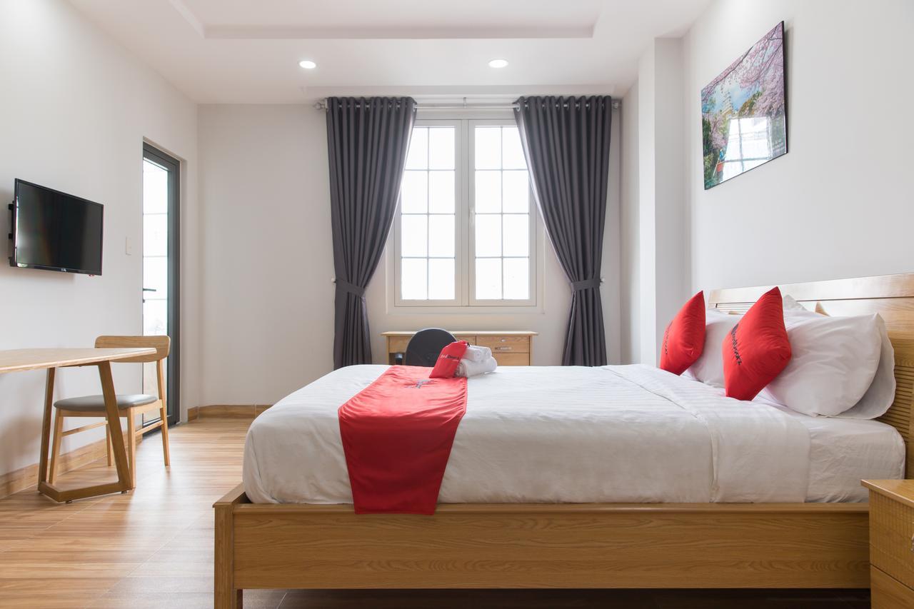 ホテル Reddoorz Premium Near E-Town ホーチミン市 エクステリア 写真