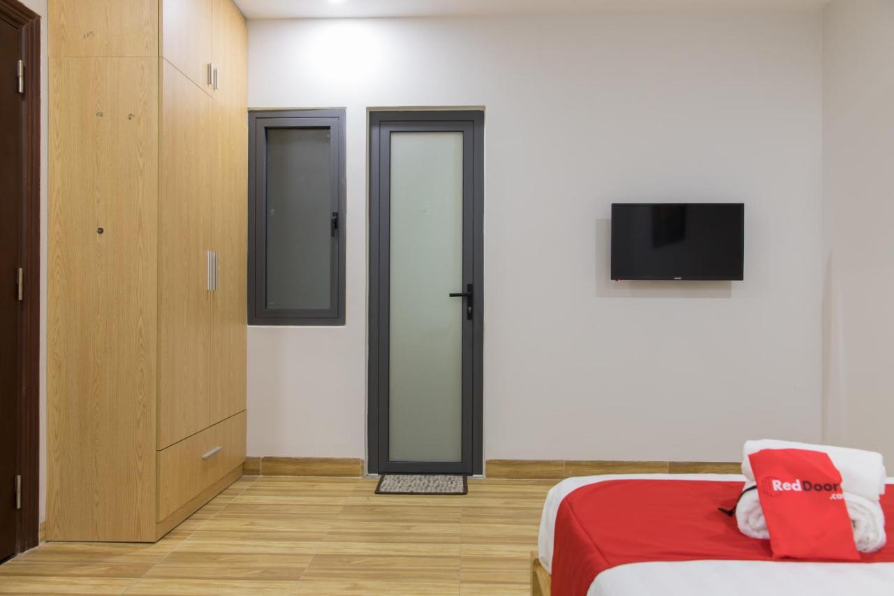 ホテル Reddoorz Premium Near E-Town ホーチミン市 エクステリア 写真