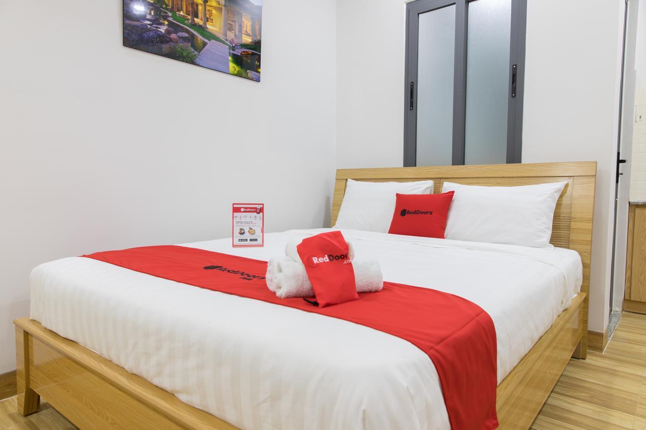 ホテル Reddoorz Premium Near E-Town ホーチミン市 エクステリア 写真