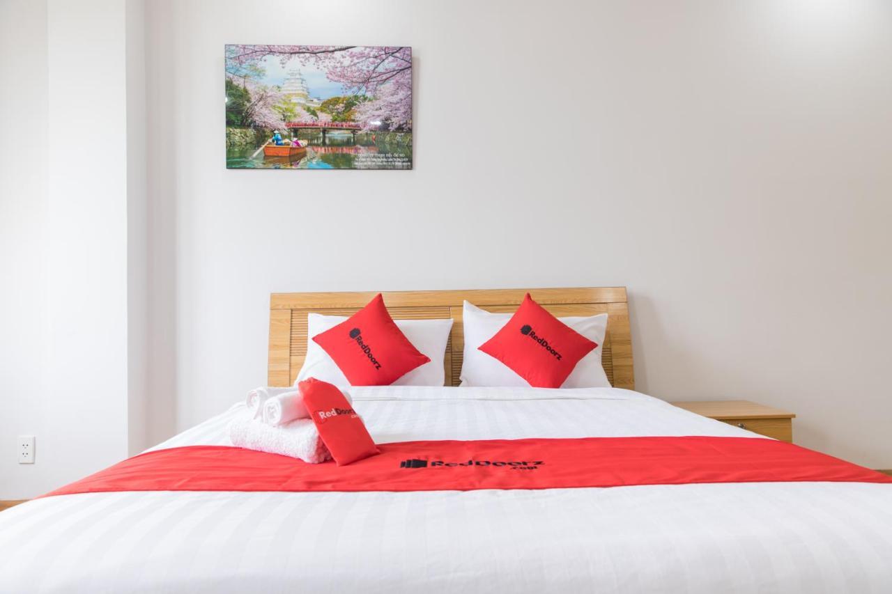 ホテル Reddoorz Premium Near E-Town ホーチミン市 エクステリア 写真